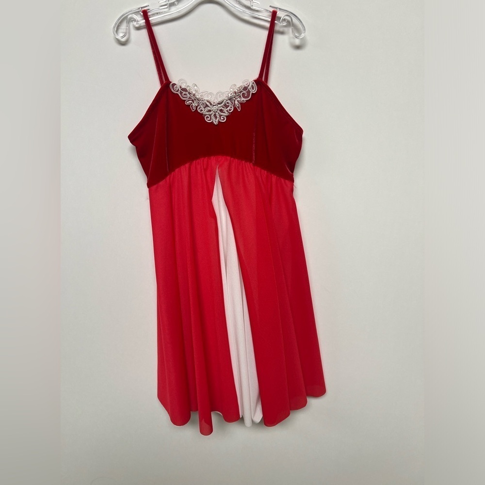 COSTUME - DANCE CURTAIN CALL  Red velvet top w/pearls and sequins.   Size 4 ***